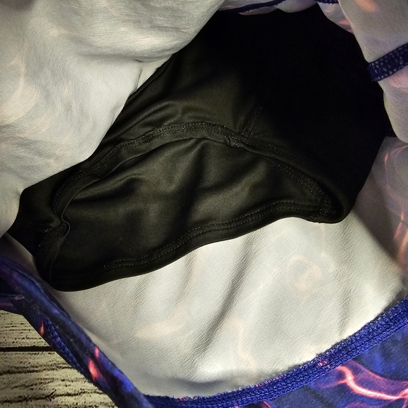 ATHLETIC shorts- vibrant! - Picture 8 of 10